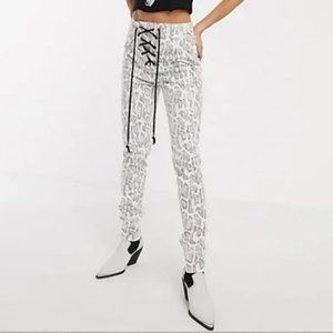 Jagger & Stone Hailey Snake Pants Size 2 Lace-up White Snake Print High Waist‎